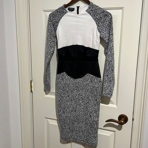 Bodycon dress with belted detail long sleeve